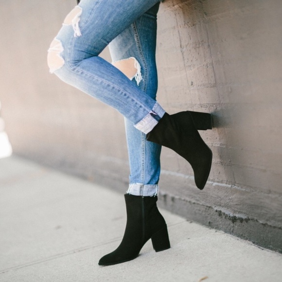 New STUART WEITZMAN Suede Almond Toe Ankle Boot - Picture 5 of 8
